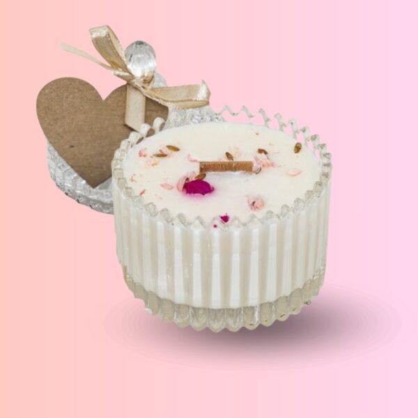 Świeca sojowa ręcznie robiona o zapachu różowego pieprzu, konwalii i wanilii – Noble Coffee